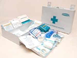 francisco Anuncios nauticos en Recoleta |  BOTIQUIN PRIMEROS AUXILIOS MALETA STAR-METAL PARA 25 PERSONAS STARMETAL, BOTIQUIN BOLSO NYLON VERDE 24X19X8 GRAN EQUIPO CAMIONETA MINERA